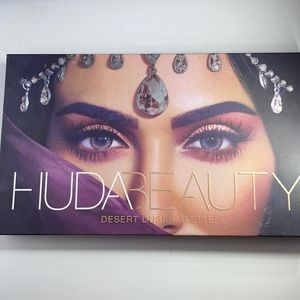 Huda Beauty Desert Dusk